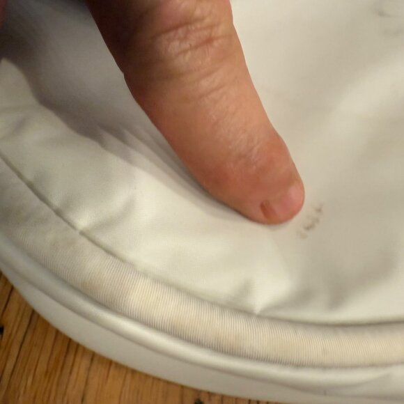 Lululemon City Essentials Pouch 4L Light Ivory - Picture 7 of 7